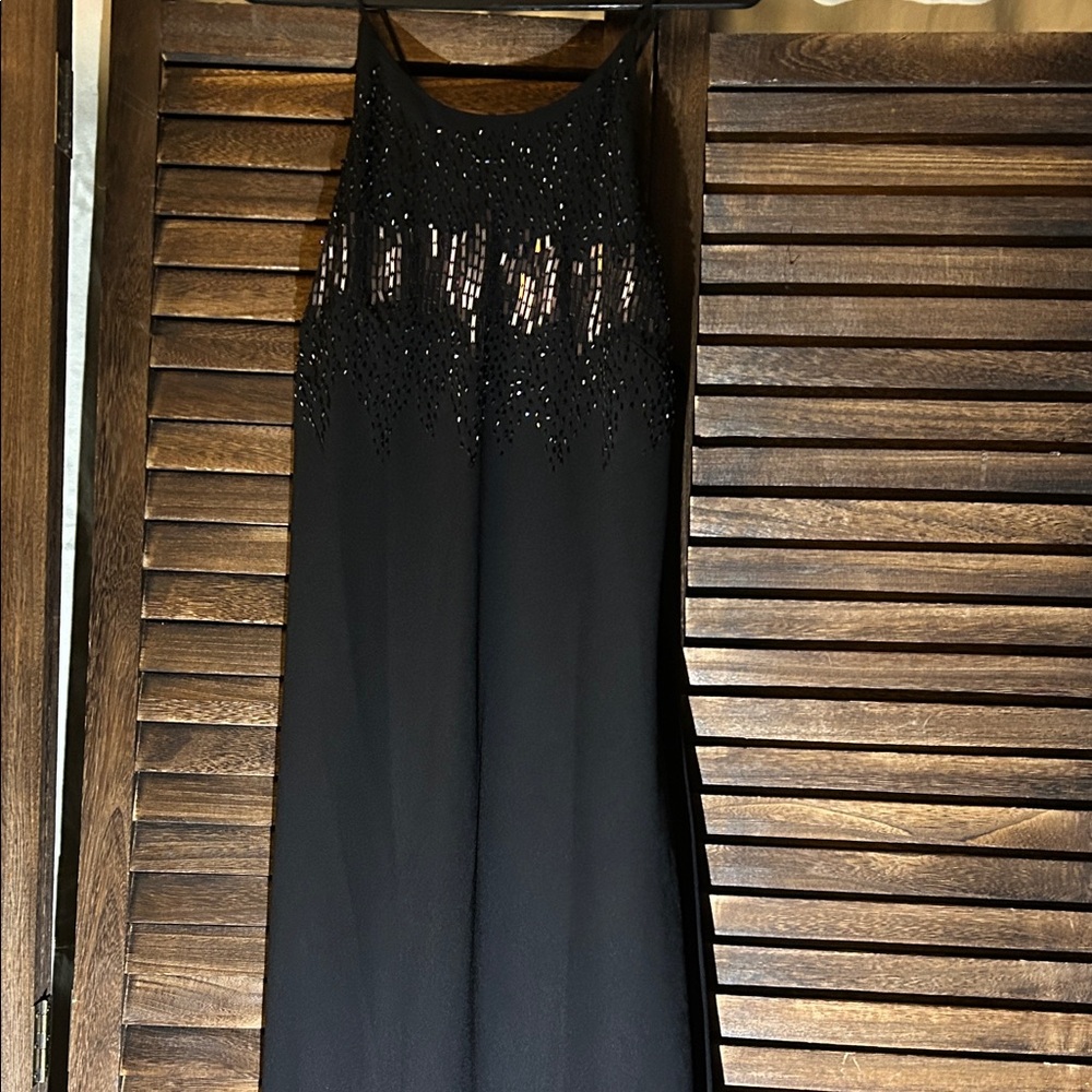 Elegant Black Sleeveless Dress  Cachet